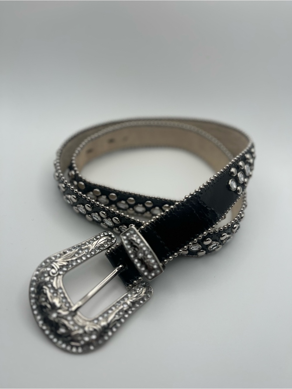 Vintage Y2K Rhinestone Studded Western
Belt Black Leather Silver Engraved Buckle - Picture 11 of 11